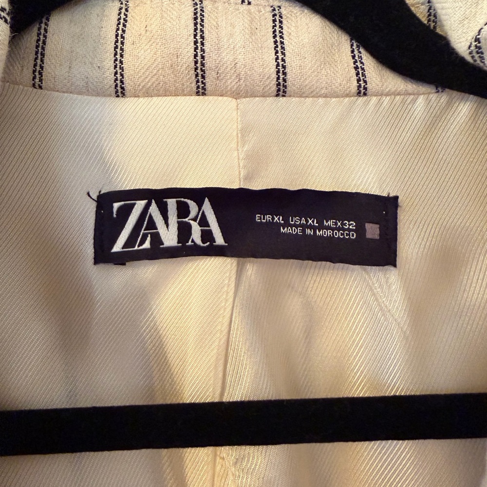 Zara Cream Blazer and Trousers with Black Pinstripes - Picture 9 of 9